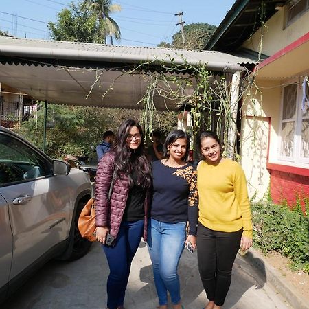 Gibbon Backpackers Hostel Guwahati Exterior foto