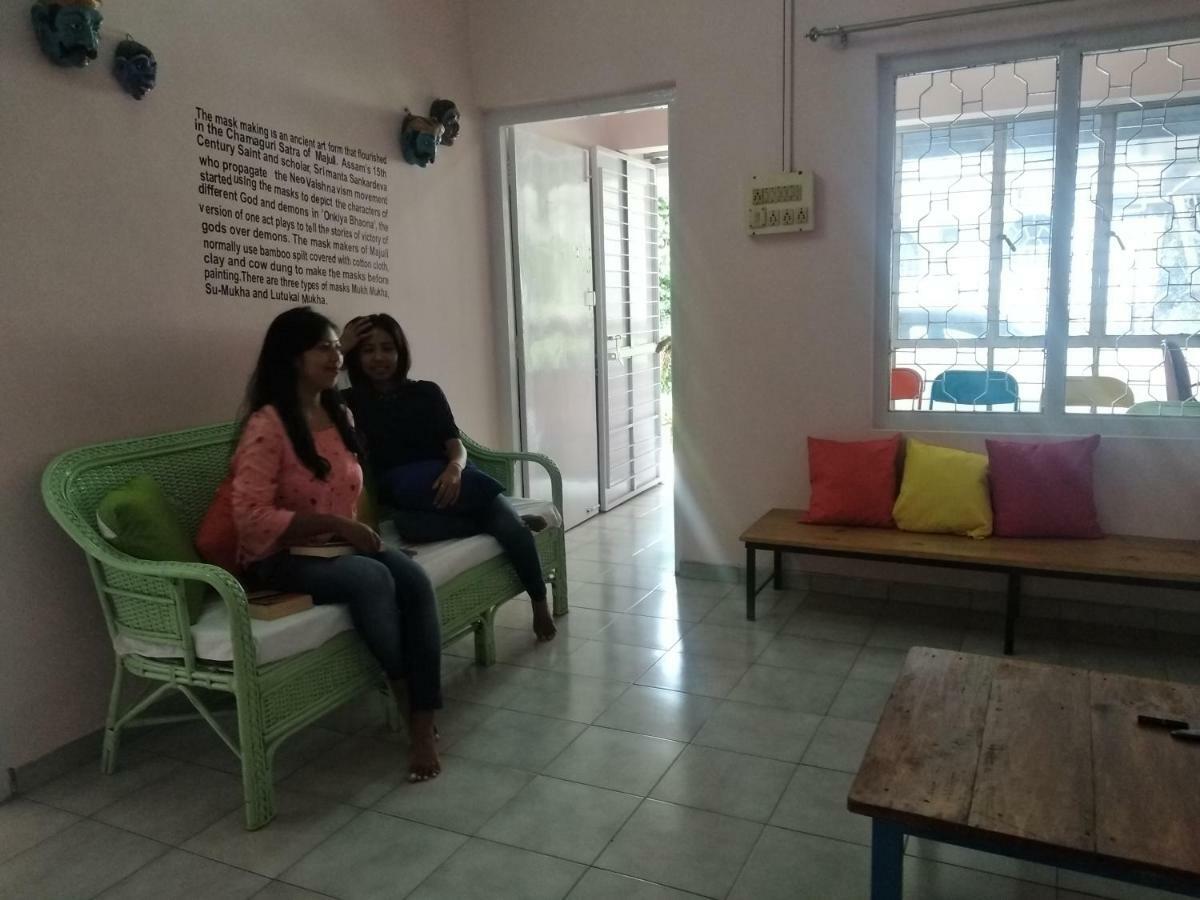 Gibbon Backpackers Hostel Guwahati Exterior foto