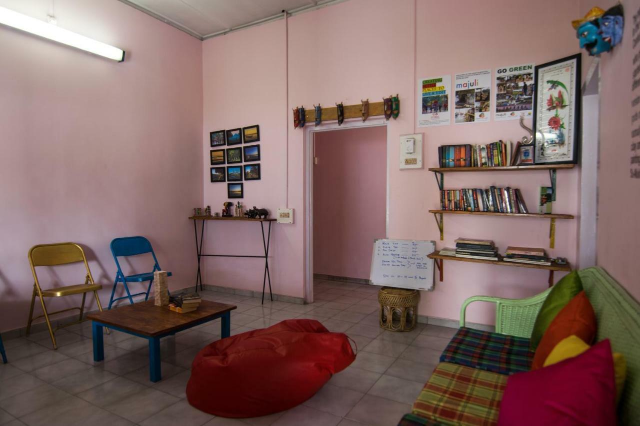 Gibbon Backpackers Hostel Guwahati Exterior foto