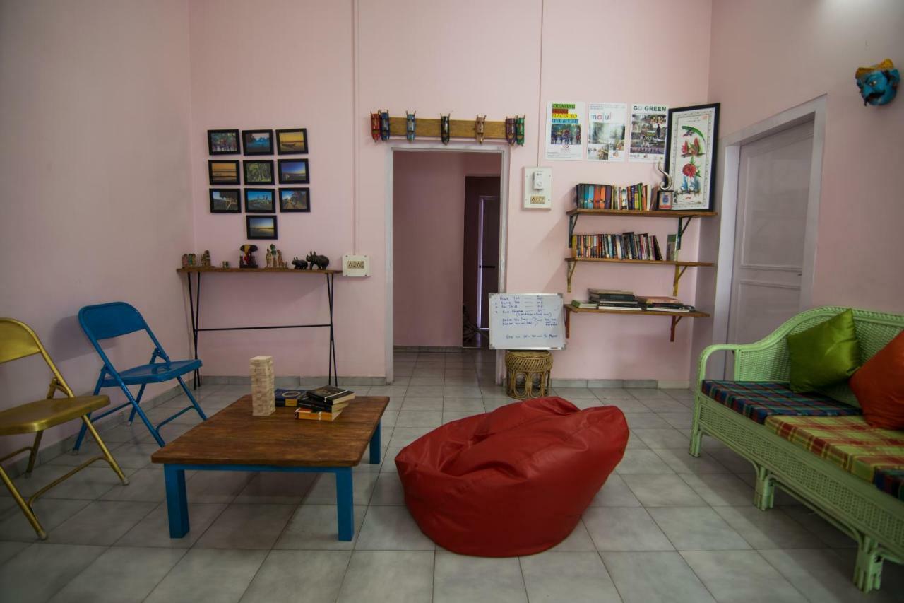 Gibbon Backpackers Hostel Guwahati Exterior foto