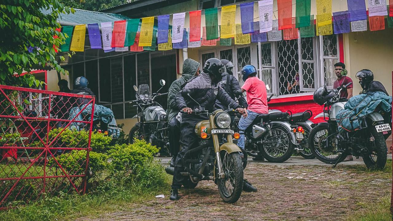 Gibbon Backpackers Hostel Guwahati Exterior foto