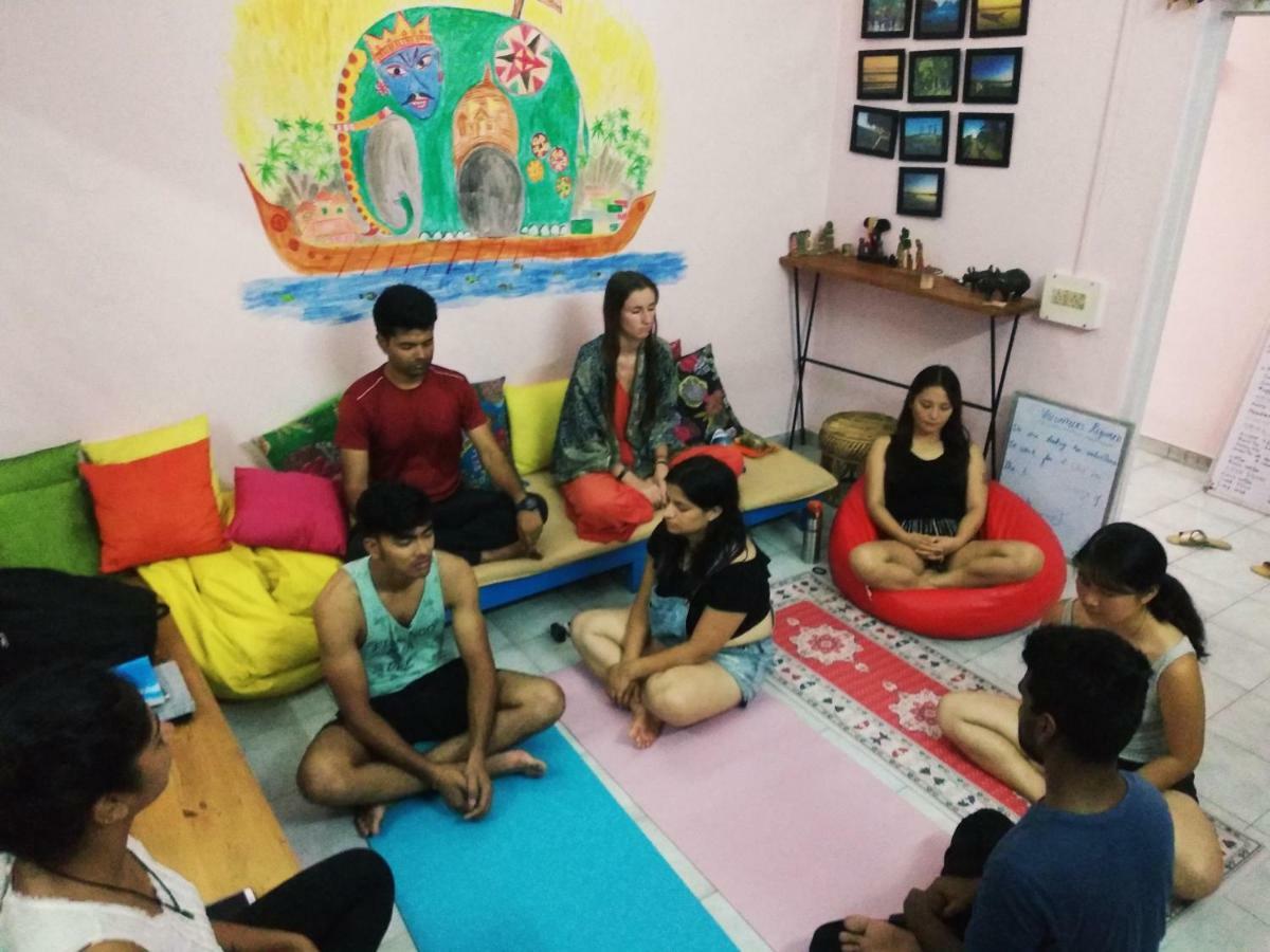 Gibbon Backpackers Hostel Guwahati Exterior foto