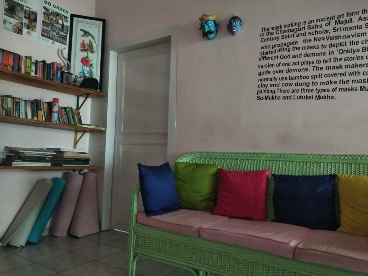 Gibbon Backpackers Hostel Guwahati Exterior foto