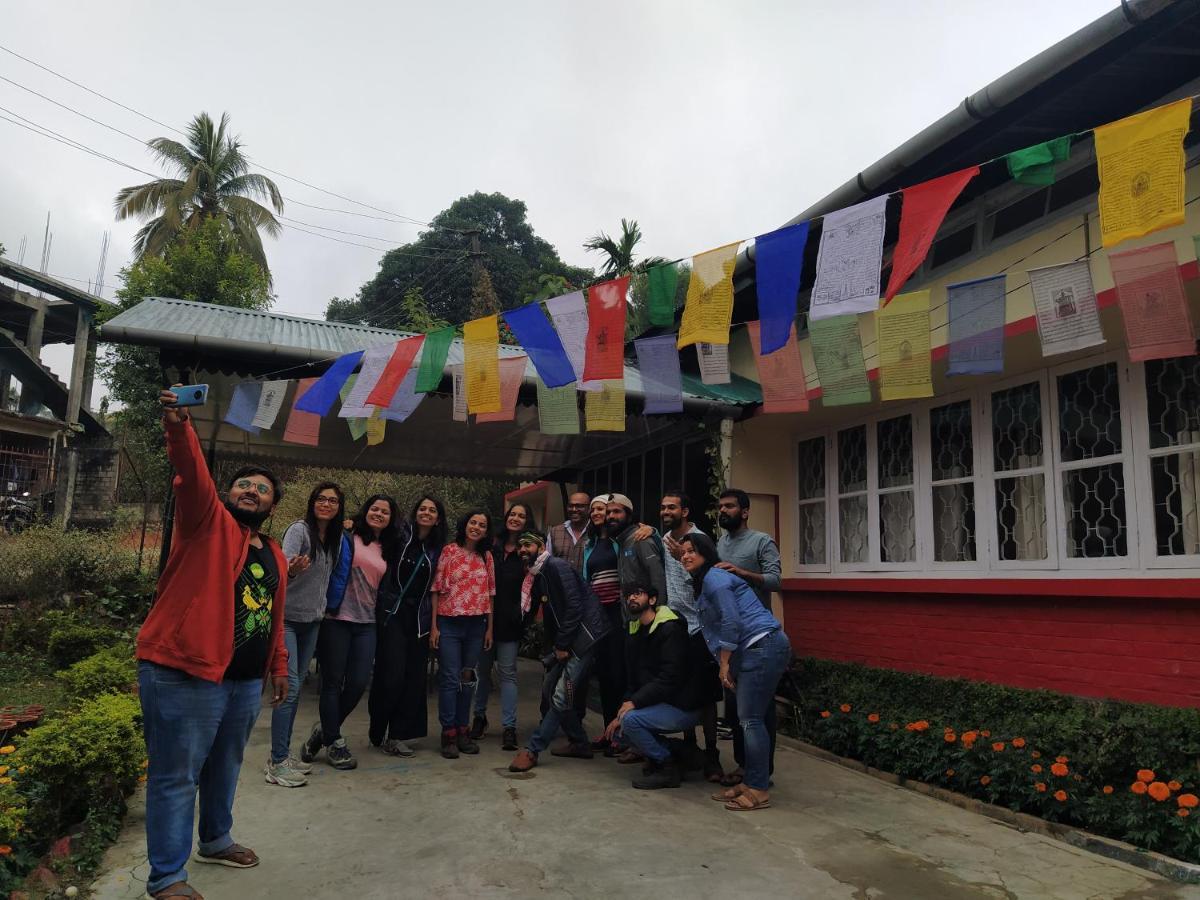 Gibbon Backpackers Hostel Guwahati Exterior foto