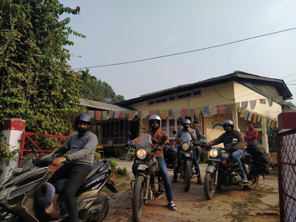 Gibbon Backpackers Hostel Guwahati Exterior foto