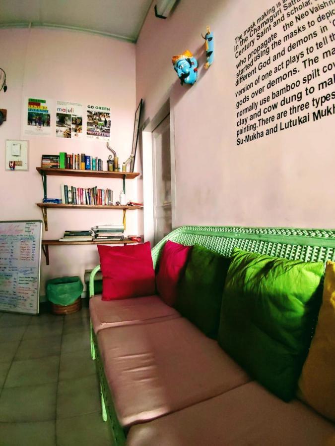 Gibbon Backpackers Hostel Guwahati Exterior foto